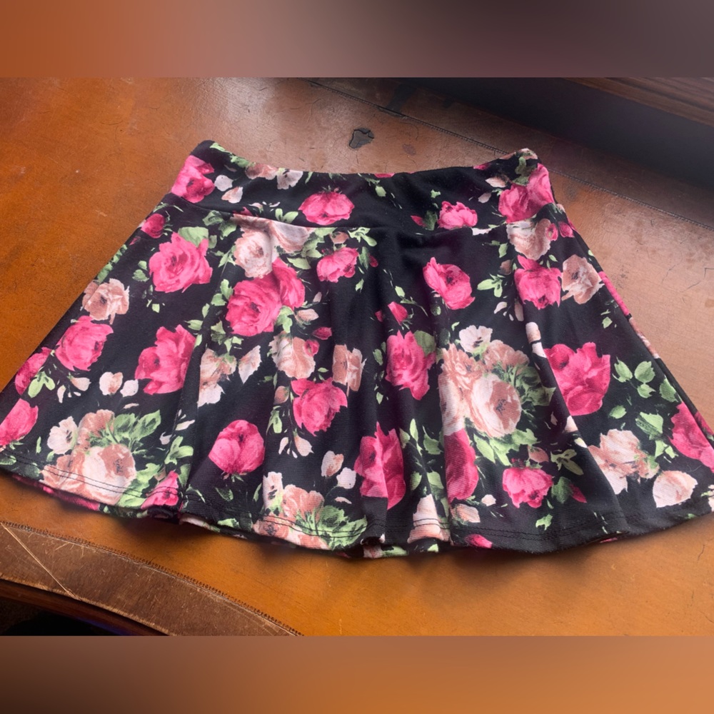 3/$25 ✨ Banana Lemon Floral Skater Skirt Size S